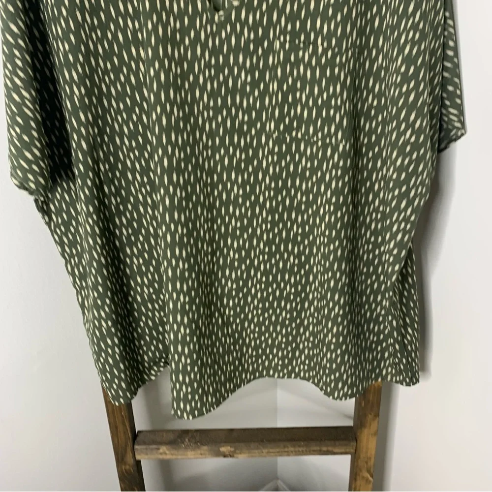 Jodifl Olive Patterned Women's Top Size S